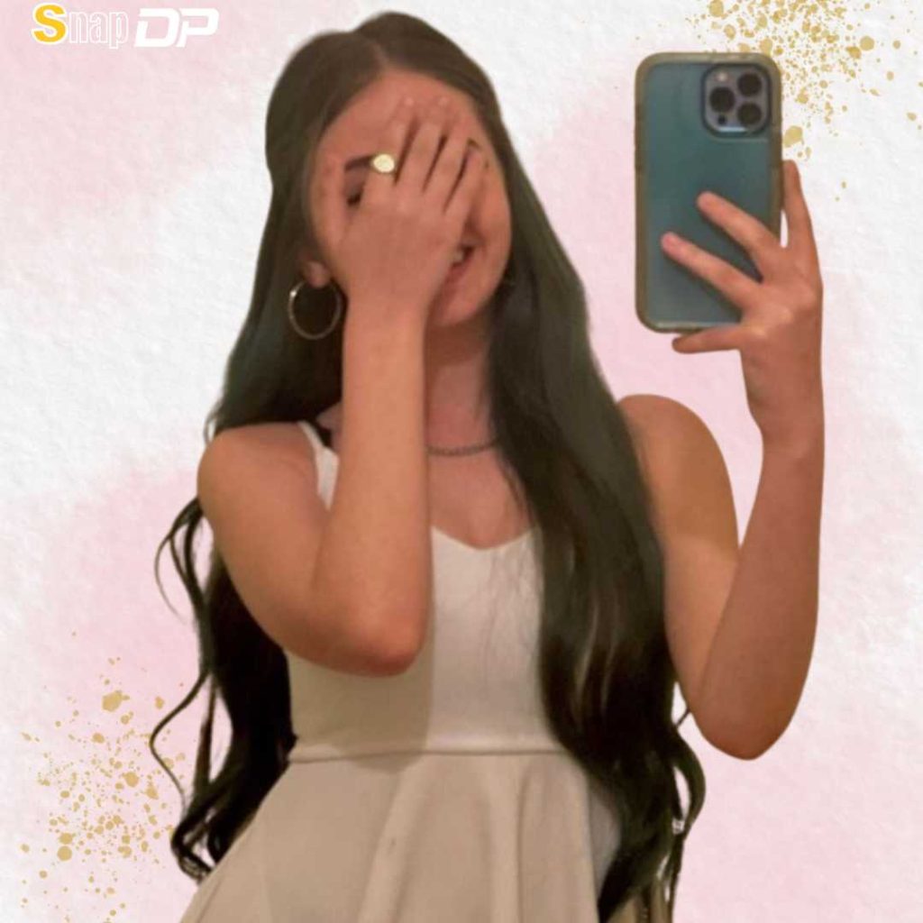 Cute girl Pic