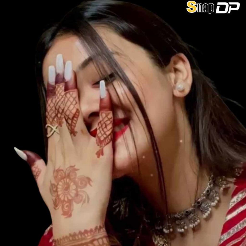 Cute girl Pic