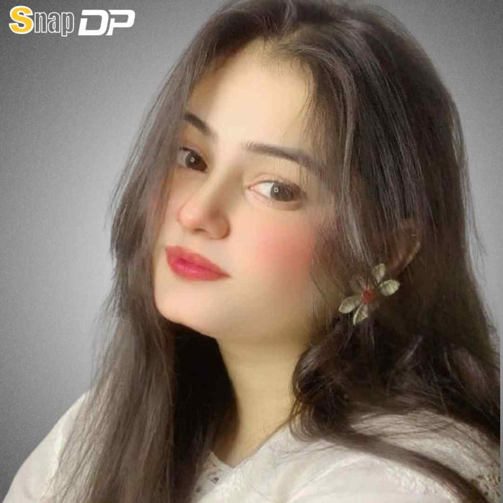 Cute girl Pic