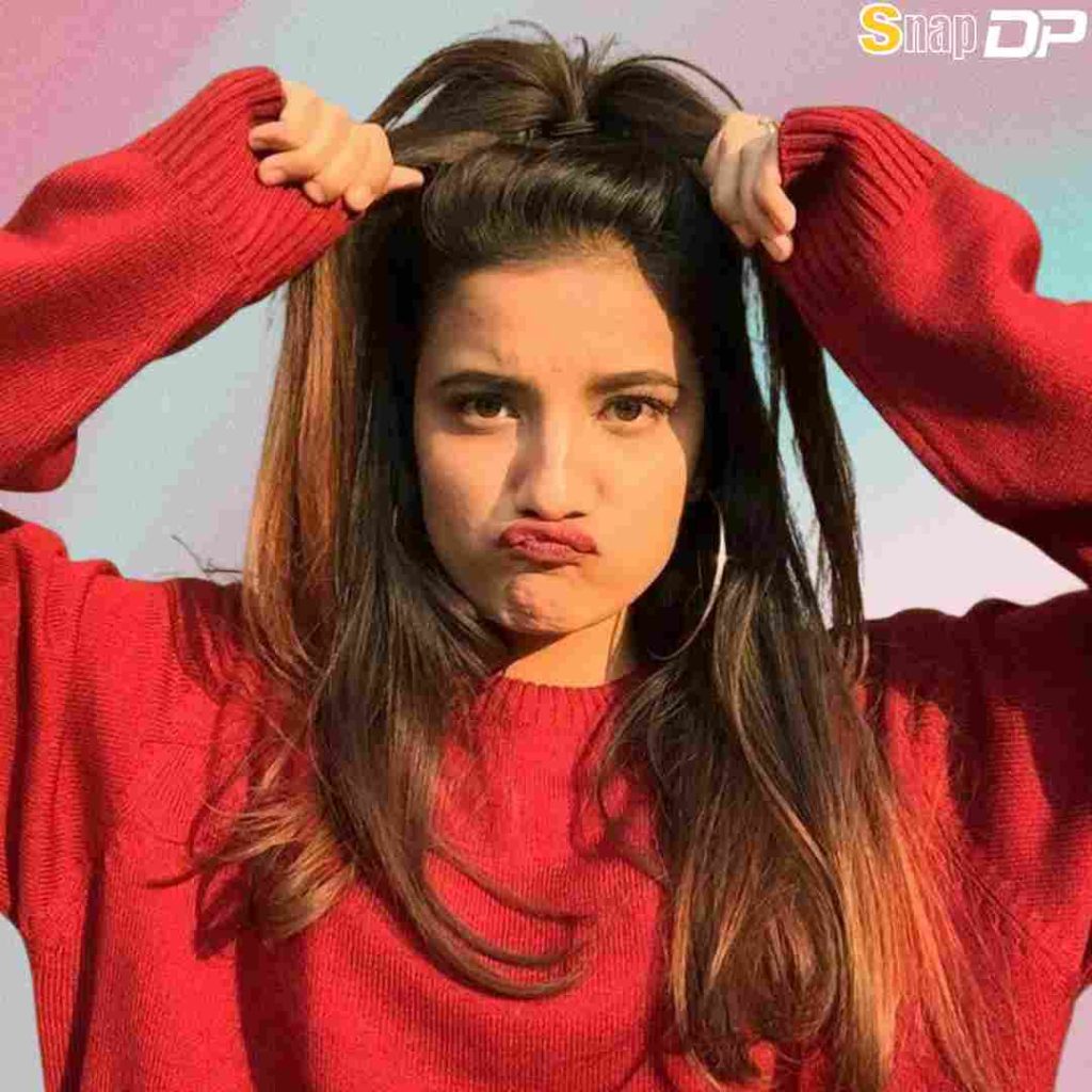 Cute girl Pic