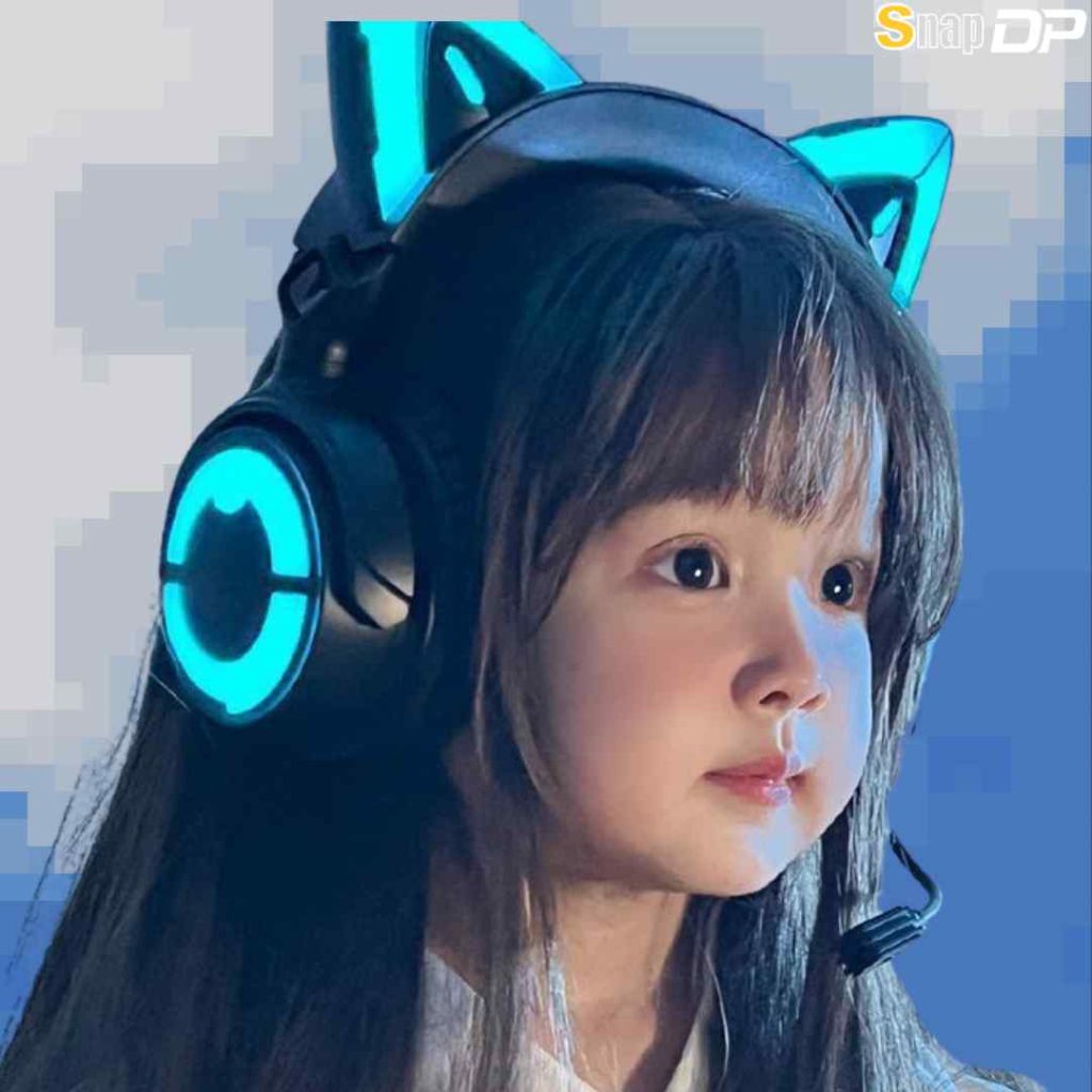 Cute girl Pic