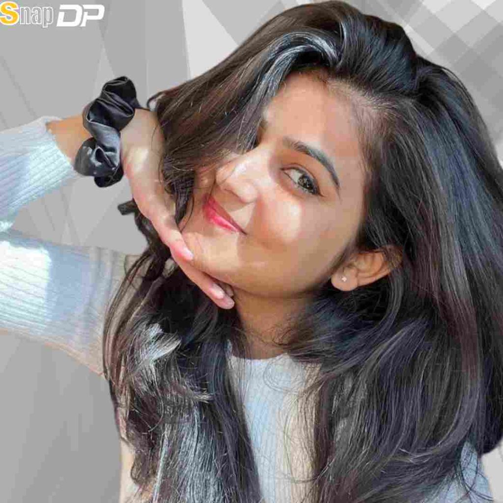 Cute girl Pic