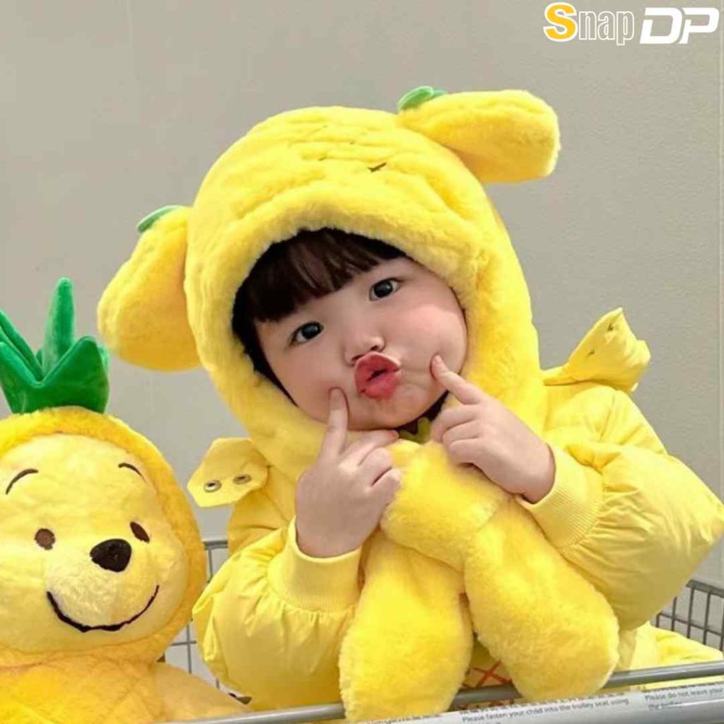 Cute girl Pic