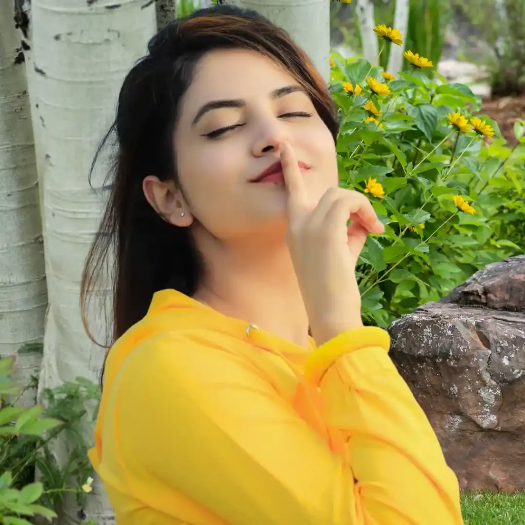 Instagram Girl DP Stylish