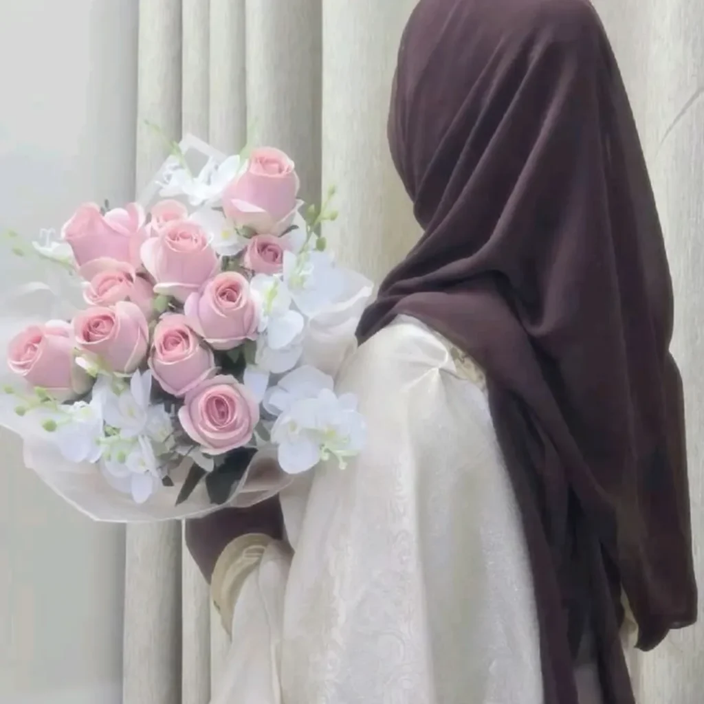 Hijab Girl With Flowers DP