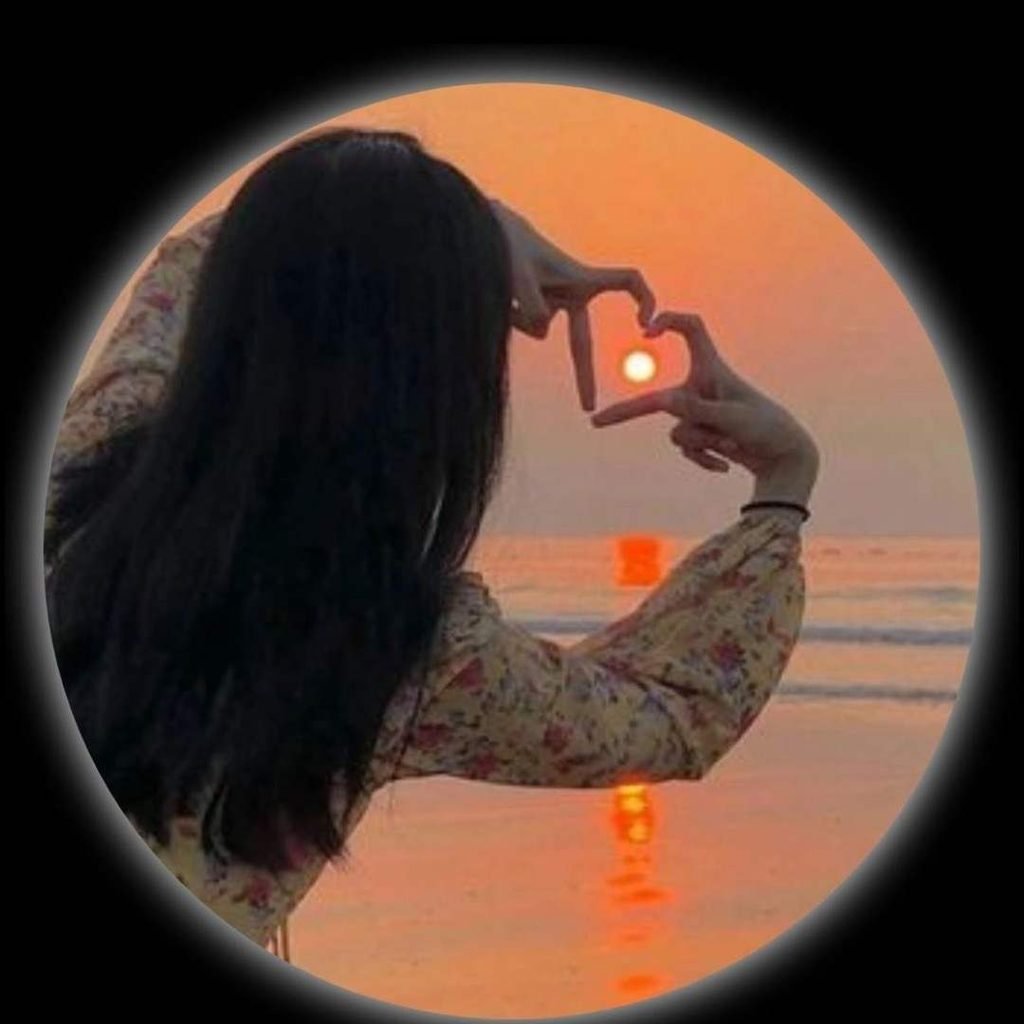 Cute Faceless Girl DP