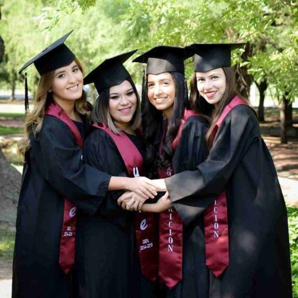 4 Friends Group DP Girls Cute