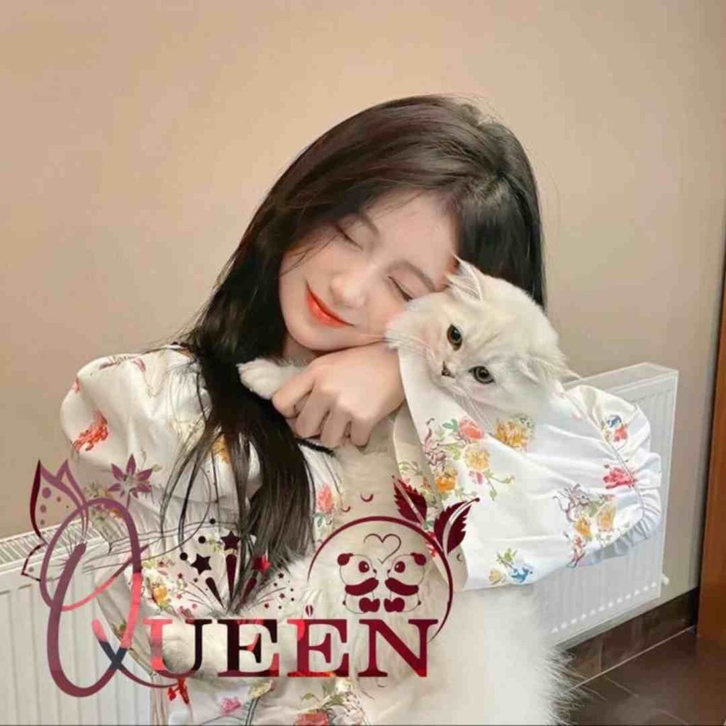 Queen DP for Girls