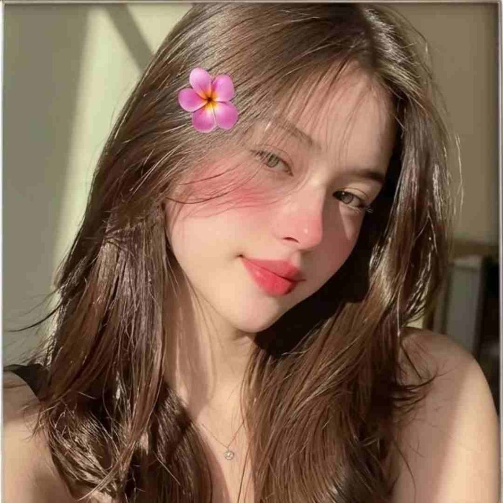 unique DP for WhatsApp Girl